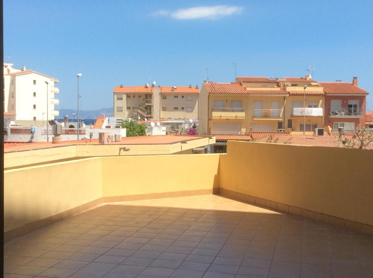 Mar Blau L'Escala Apartment Стая снимка