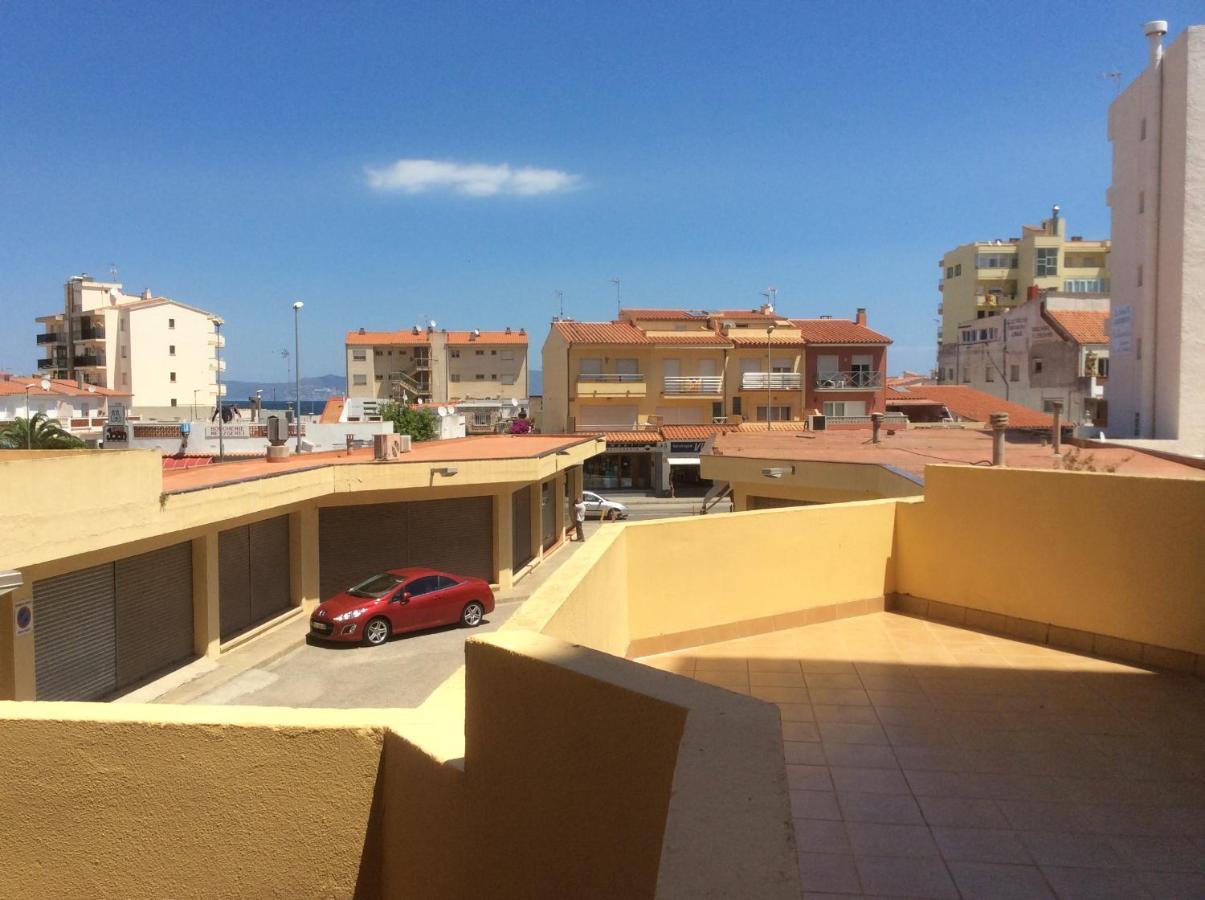 Mar Blau L'Escala Apartment Стая снимка