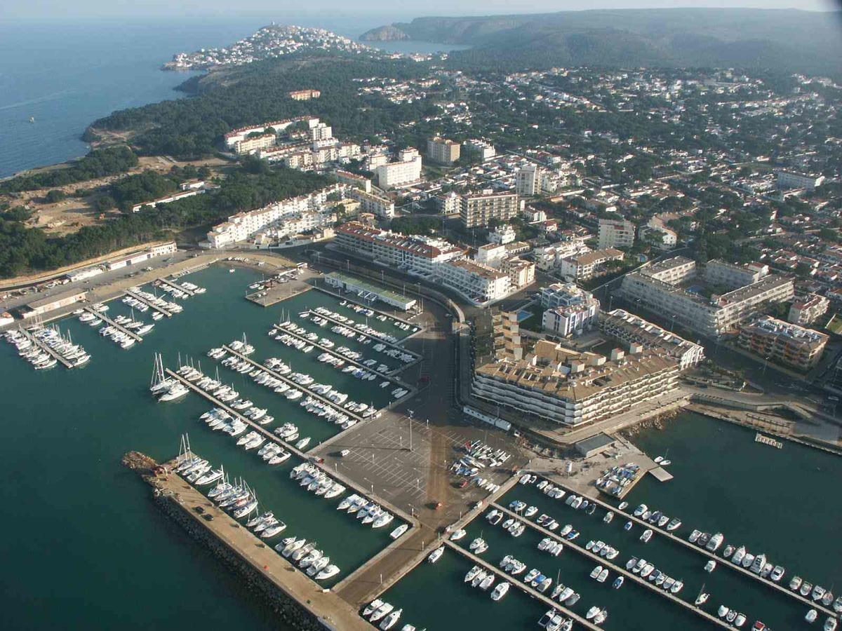 Mar Blau L'Escala Apartment Екстериор снимка